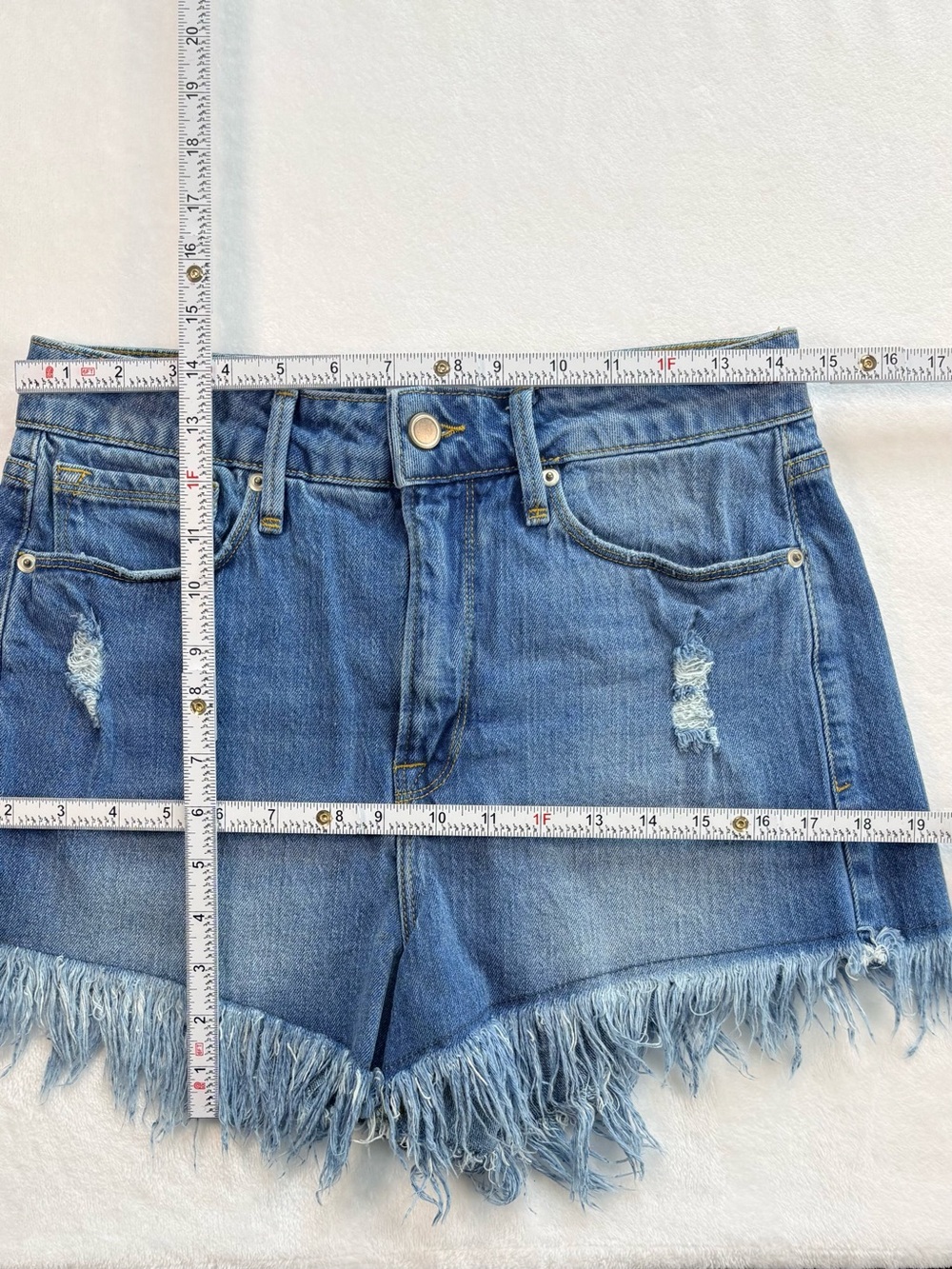 GOOD AMERICAN High Rise Distressed Denim Shorts Frayed Hem Blue Size 6 28 - Picture 7 of 8